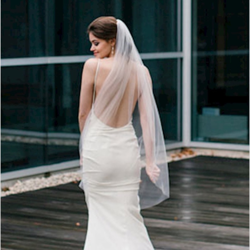 Toni Federici Veil- Nadine